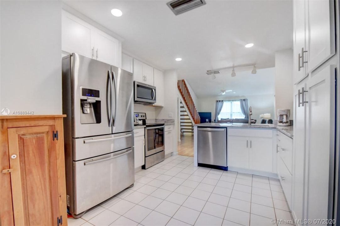Vendido Recientemente: $234,900 (3 camas, 2 baños, 1320 Pies cuadrados)