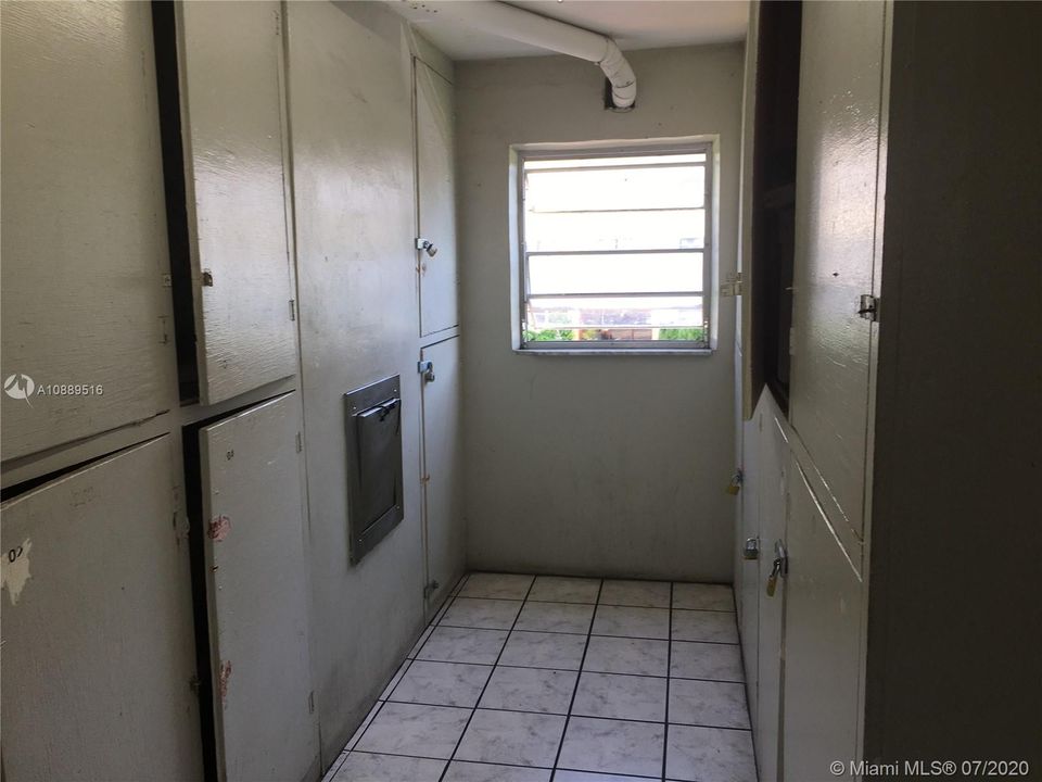 Recently Sold: $49,999 (1 beds, 1 baths, 755 Square Feet)