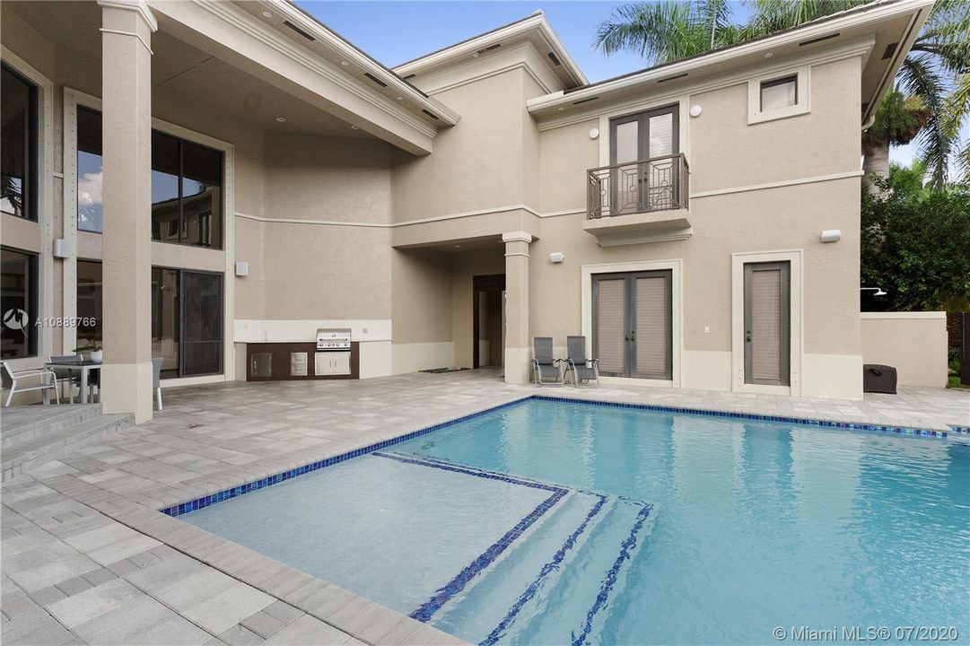 Recently Rented: $7,900 (5 beds, 5 baths, 3715 Square Feet)