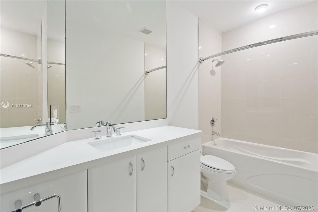 Recently Rented: $7,900 (5 beds, 5 baths, 3715 Square Feet)