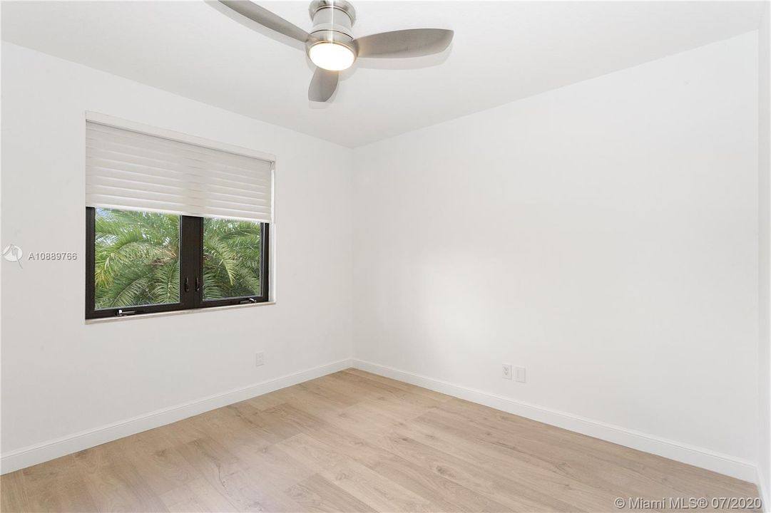 Recently Rented: $7,900 (5 beds, 5 baths, 3715 Square Feet)