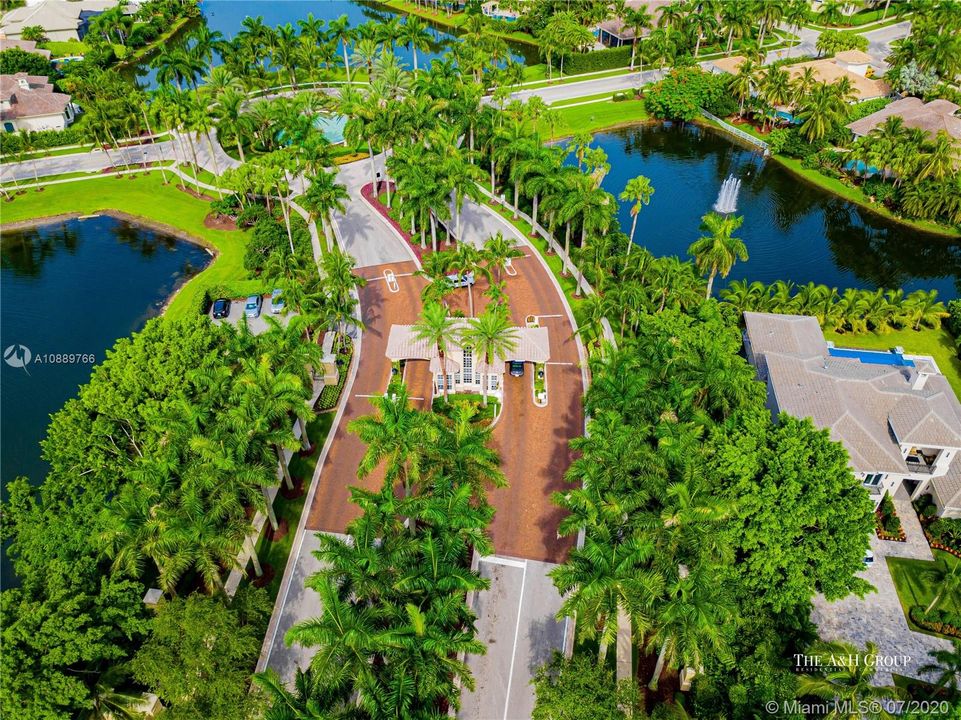 Recently Rented: $7,900 (5 beds, 5 baths, 3715 Square Feet)