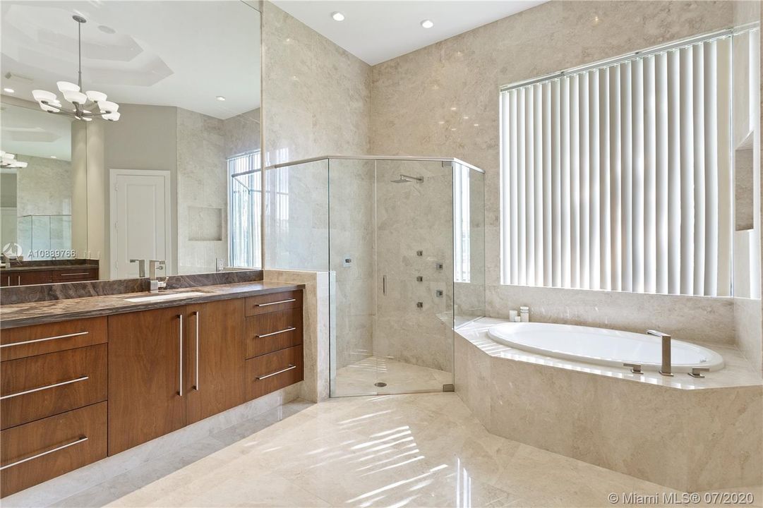 Recently Rented: $7,900 (5 beds, 5 baths, 3715 Square Feet)