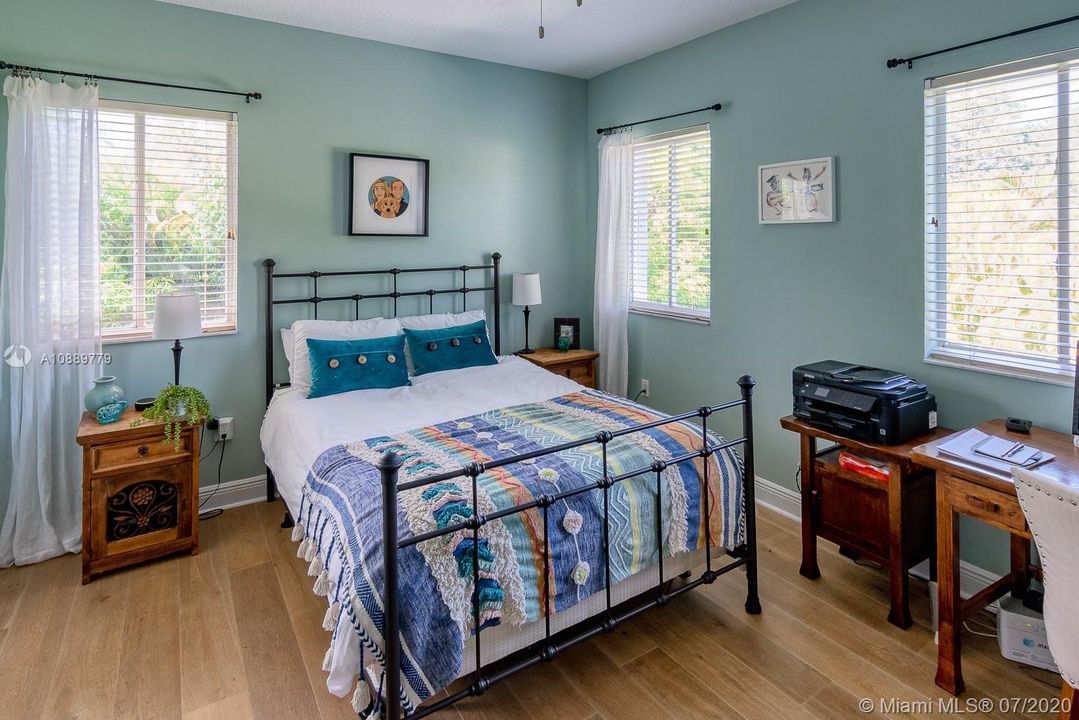 Recientemente alquilado: $7,900 (4 camas, 4 baños, 3681 Pies cuadrados)