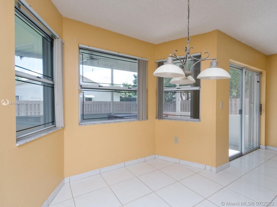 Recently Sold: $379,500 (4 beds, 2 baths, 2117 Square Feet)