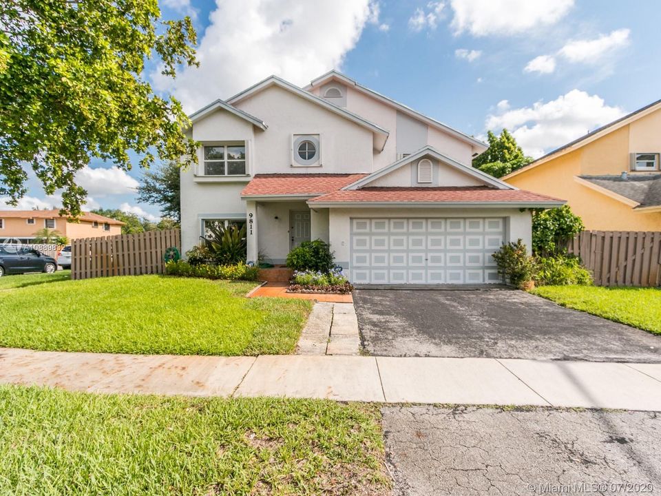 Recently Sold: $379,500 (4 beds, 2 baths, 2117 Square Feet)