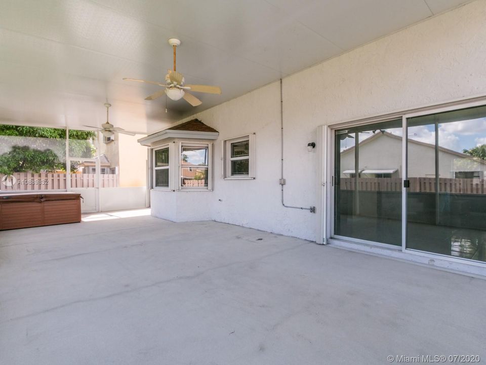 Recently Sold: $379,500 (4 beds, 2 baths, 2117 Square Feet)