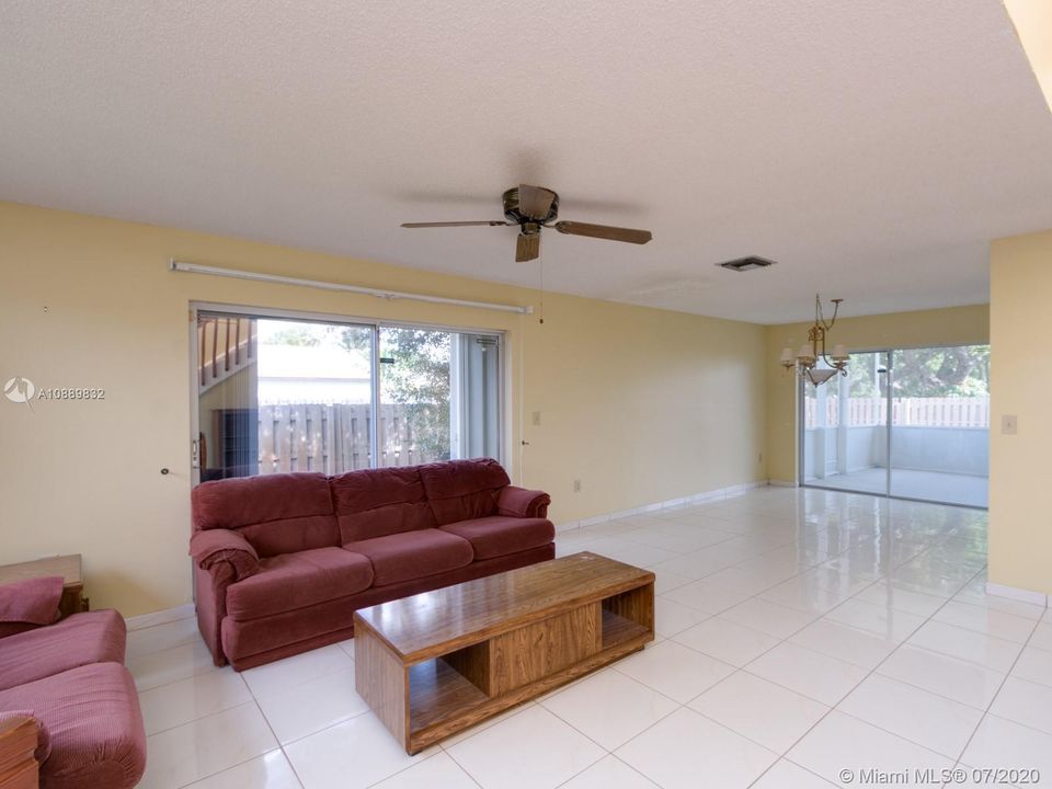 Recently Sold: $379,500 (4 beds, 2 baths, 2117 Square Feet)