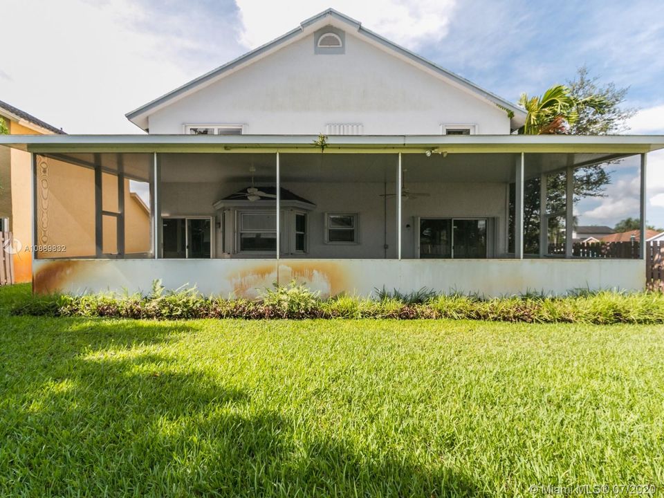 Recently Sold: $379,500 (4 beds, 2 baths, 2117 Square Feet)