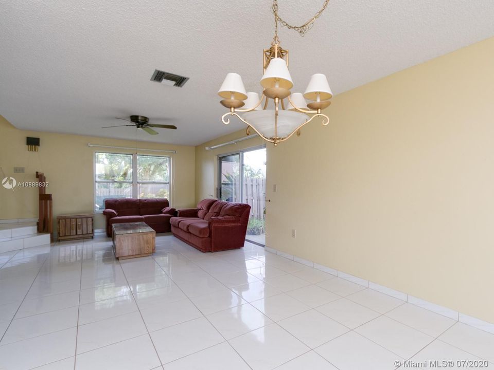 Recently Sold: $379,500 (4 beds, 2 baths, 2117 Square Feet)