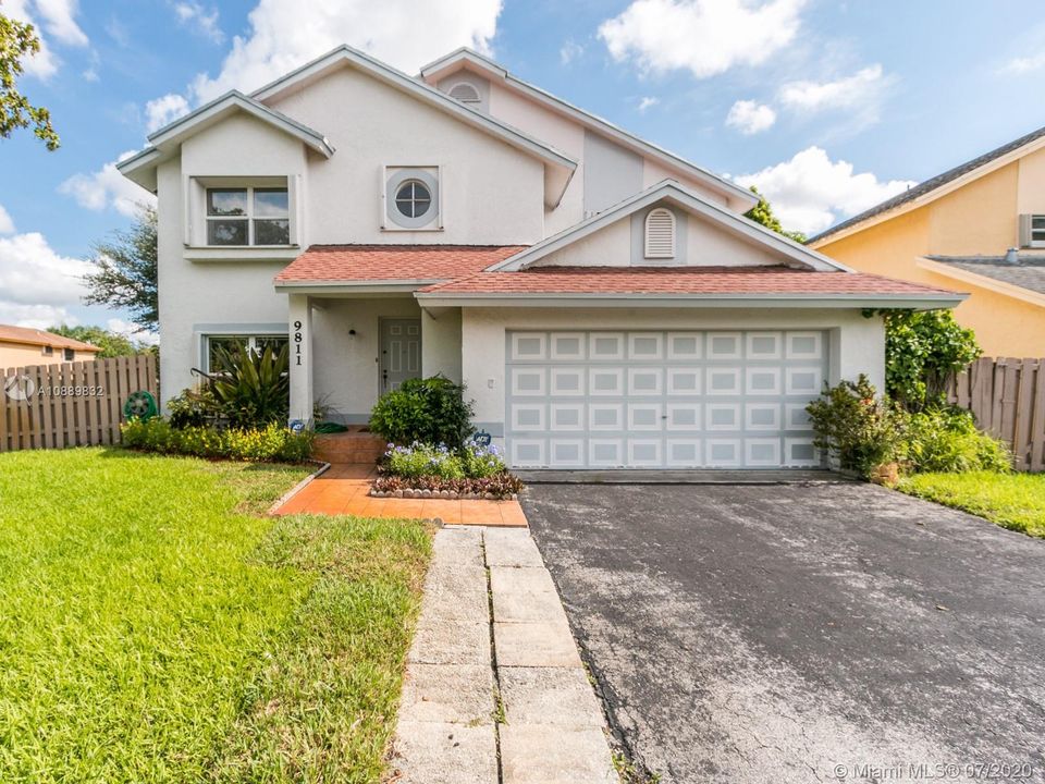 Recently Sold: $379,500 (4 beds, 2 baths, 2117 Square Feet)