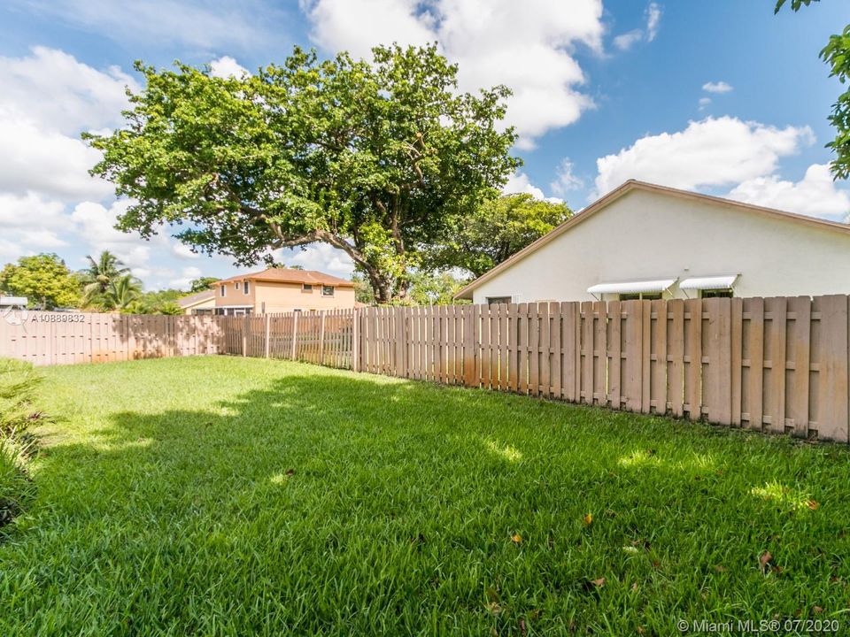 Recently Sold: $379,500 (4 beds, 2 baths, 2117 Square Feet)
