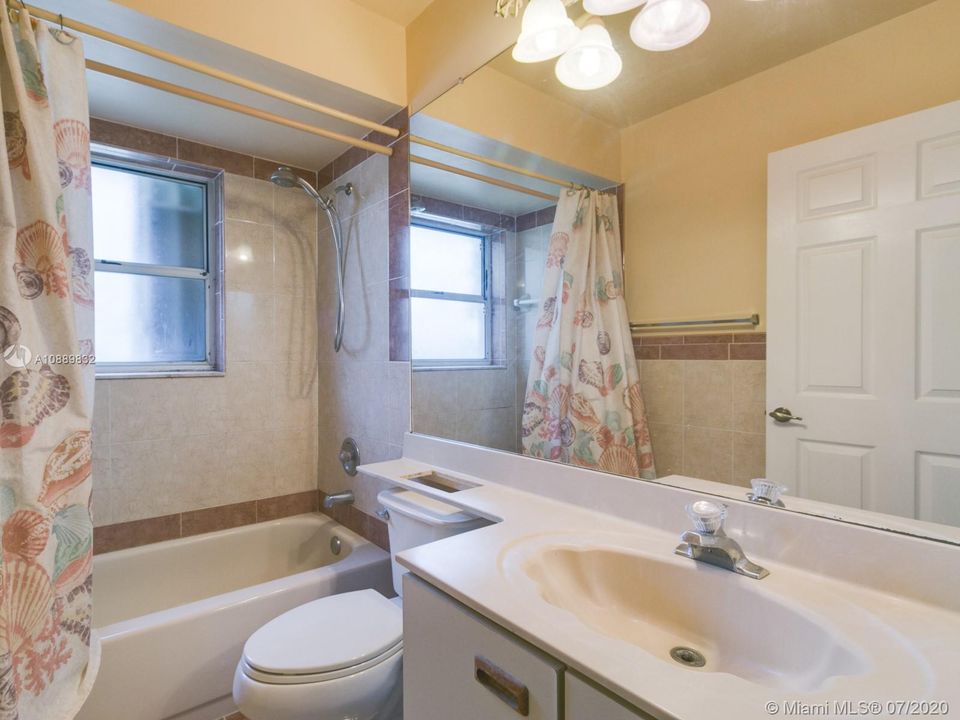 Recently Sold: $379,500 (4 beds, 2 baths, 2117 Square Feet)