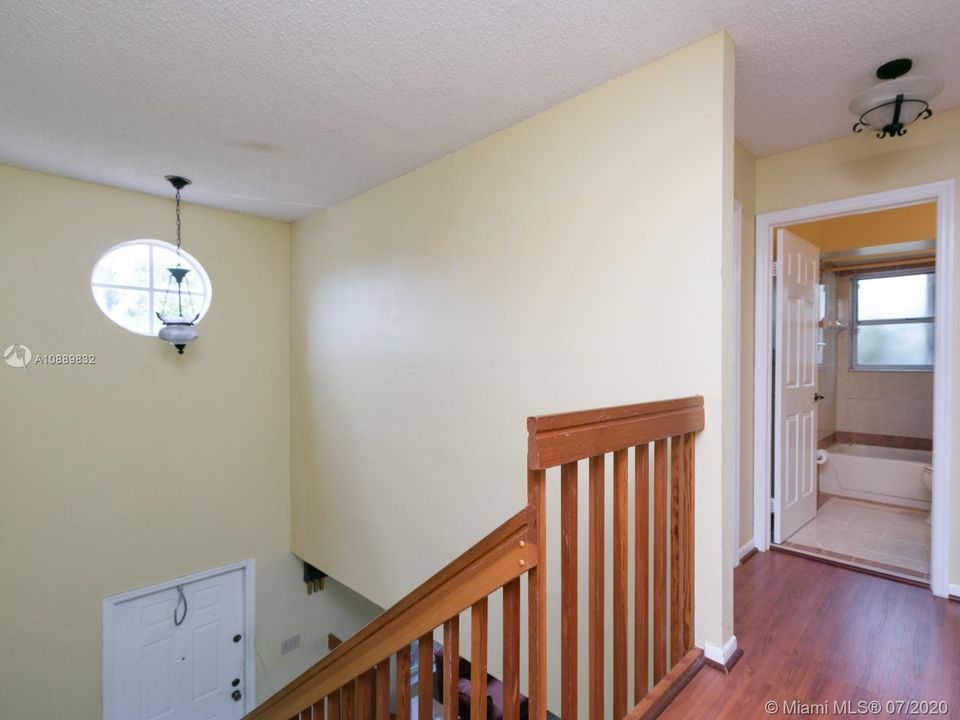 Recently Sold: $379,500 (4 beds, 2 baths, 2117 Square Feet)