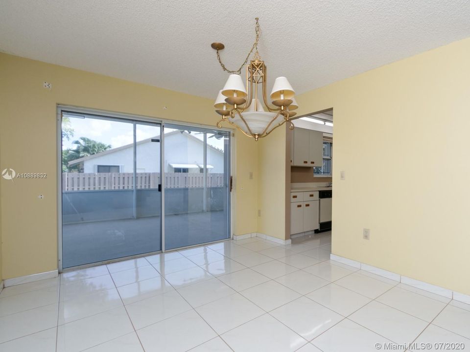 Recently Sold: $379,500 (4 beds, 2 baths, 2117 Square Feet)