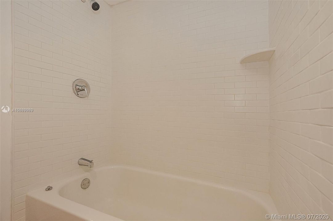 Недавно продано: $95,000 (1 спален, 1 ванн, 840 Квадратных фут)