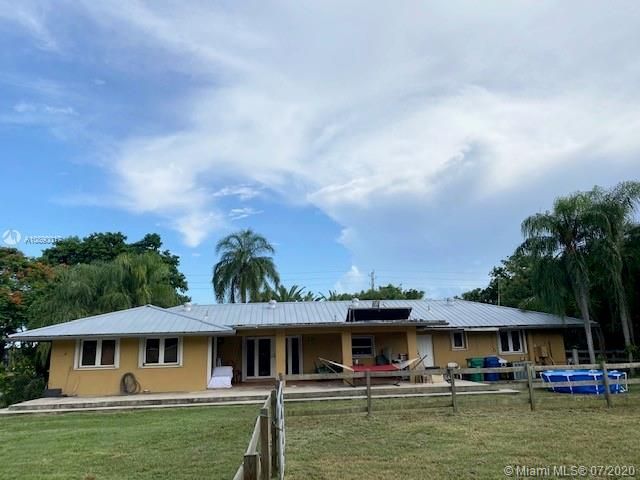 Recently Sold: $515,000 (4 beds, 3 baths, 2370 Square Feet)