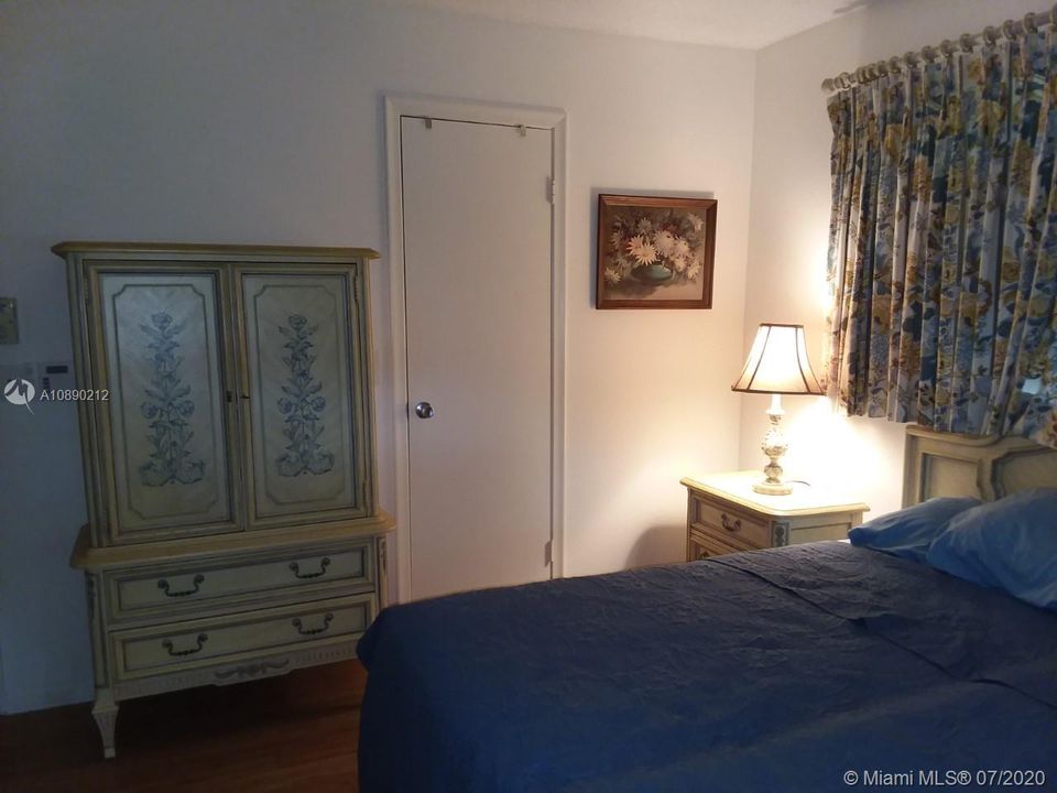 Vendido Recientemente: $189,000 (3 camas, 2 baños, 1287 Pies cuadrados)