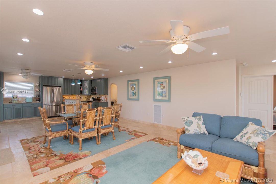 Recently Sold: $1,423,000 (4 beds, 3 baths, 2808 Square Feet)