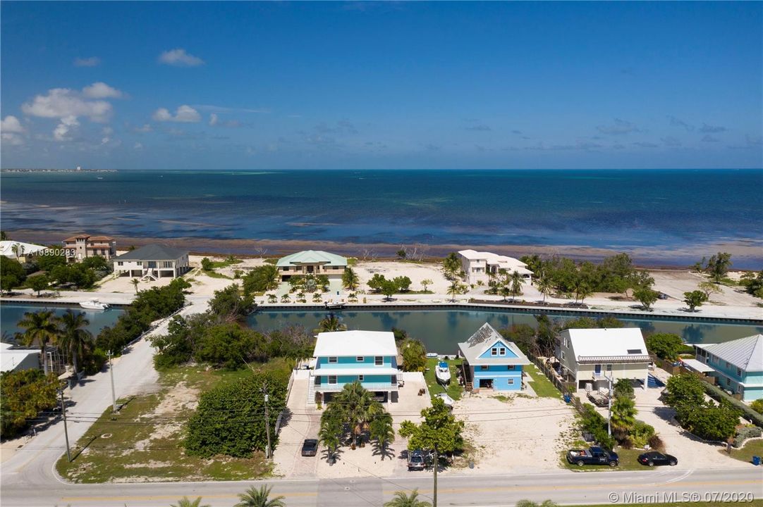Recently Sold: $1,423,000 (4 beds, 3 baths, 2808 Square Feet)
