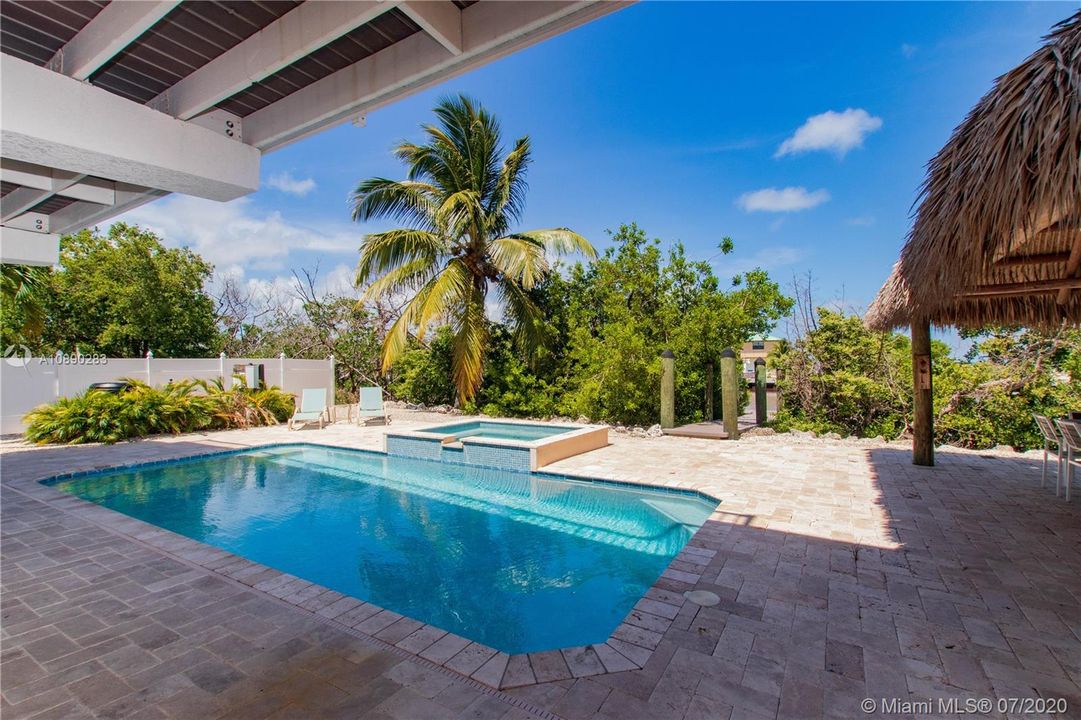 Recently Sold: $1,423,000 (4 beds, 3 baths, 2808 Square Feet)