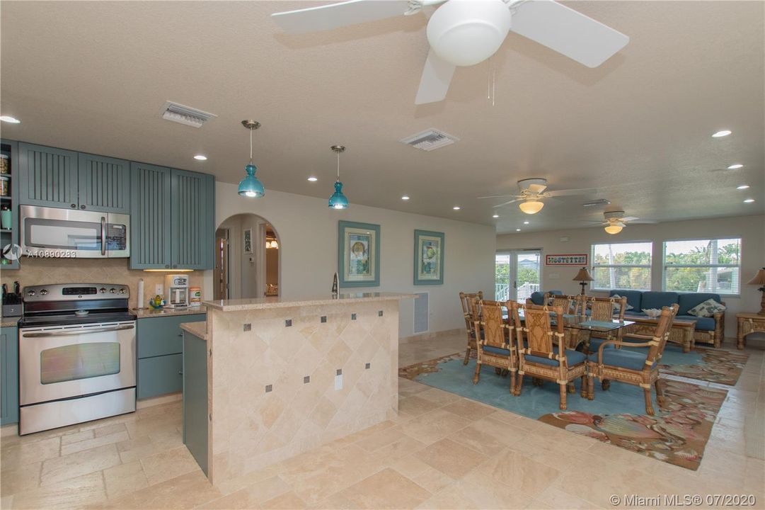 Recently Sold: $1,423,000 (4 beds, 3 baths, 2808 Square Feet)