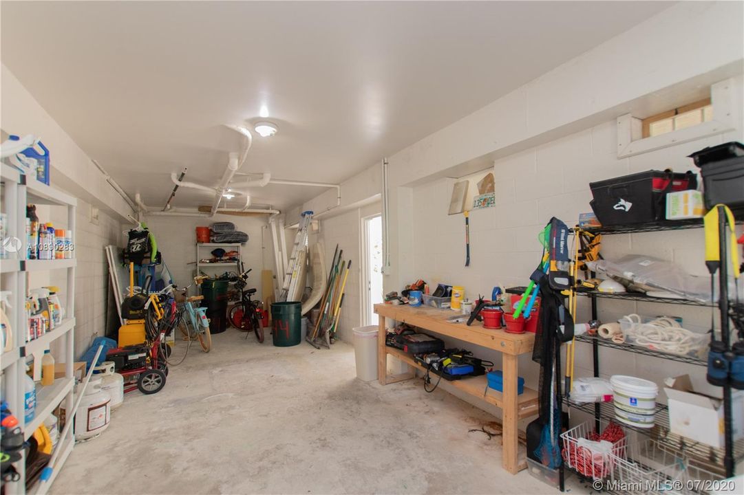 Recently Sold: $1,423,000 (4 beds, 3 baths, 2808 Square Feet)
