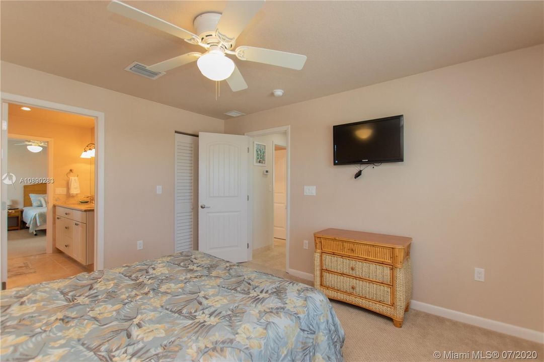 Recently Sold: $1,423,000 (4 beds, 3 baths, 2808 Square Feet)