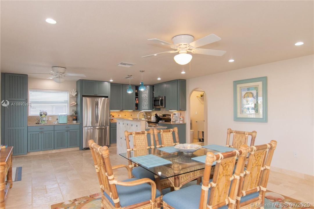 Recently Sold: $1,423,000 (4 beds, 3 baths, 2808 Square Feet)
