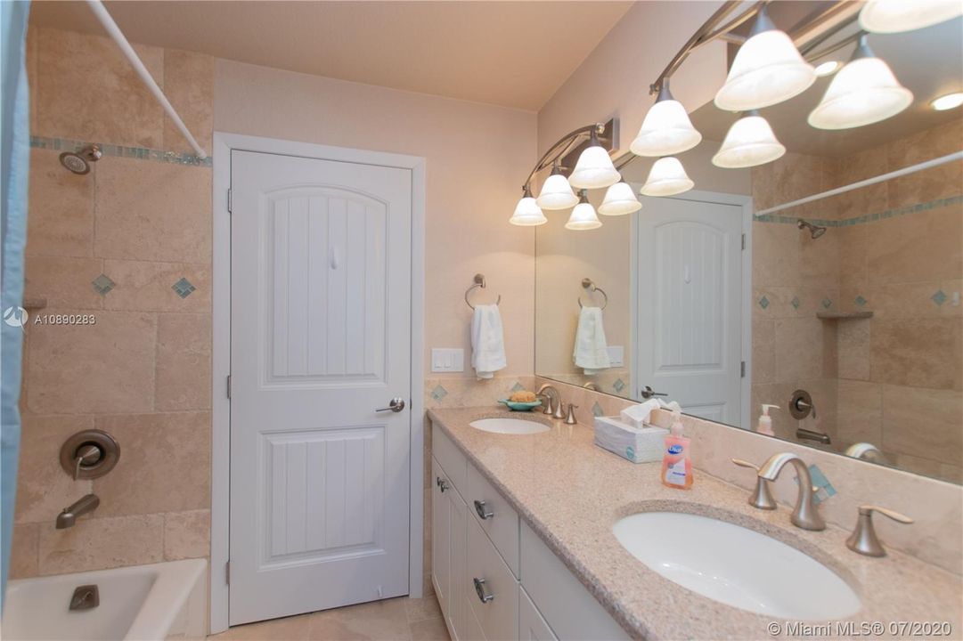 Recently Sold: $1,423,000 (4 beds, 3 baths, 2808 Square Feet)