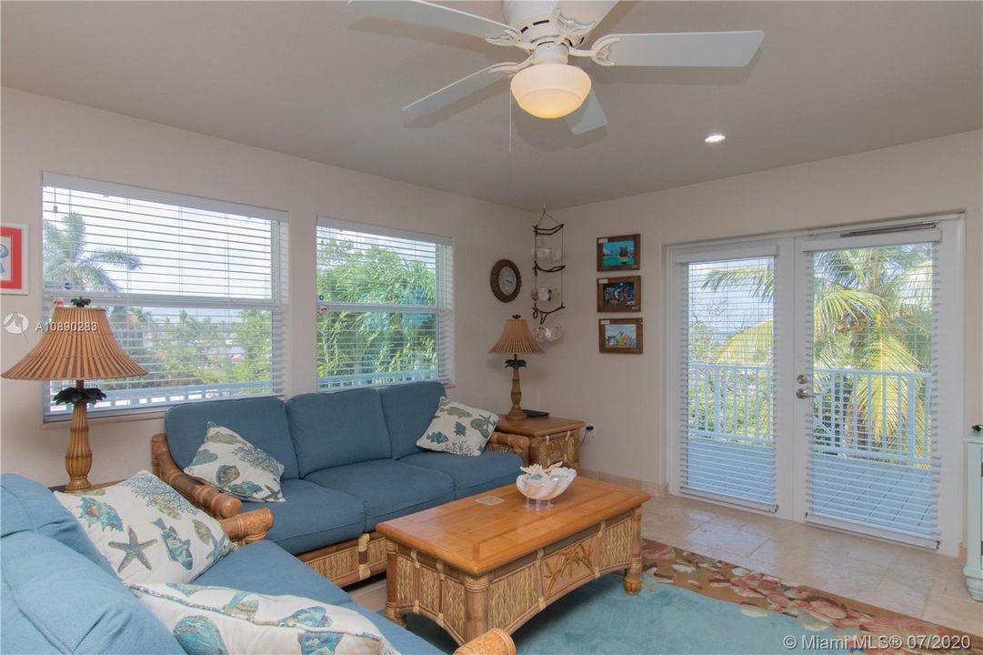 Recently Sold: $1,423,000 (4 beds, 3 baths, 2808 Square Feet)