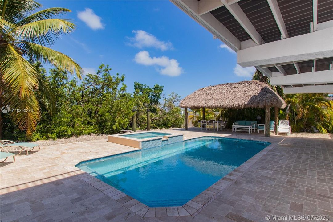 Recently Sold: $1,423,000 (4 beds, 3 baths, 2808 Square Feet)
