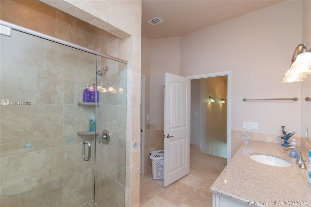 Recently Sold: $1,423,000 (4 beds, 3 baths, 2808 Square Feet)