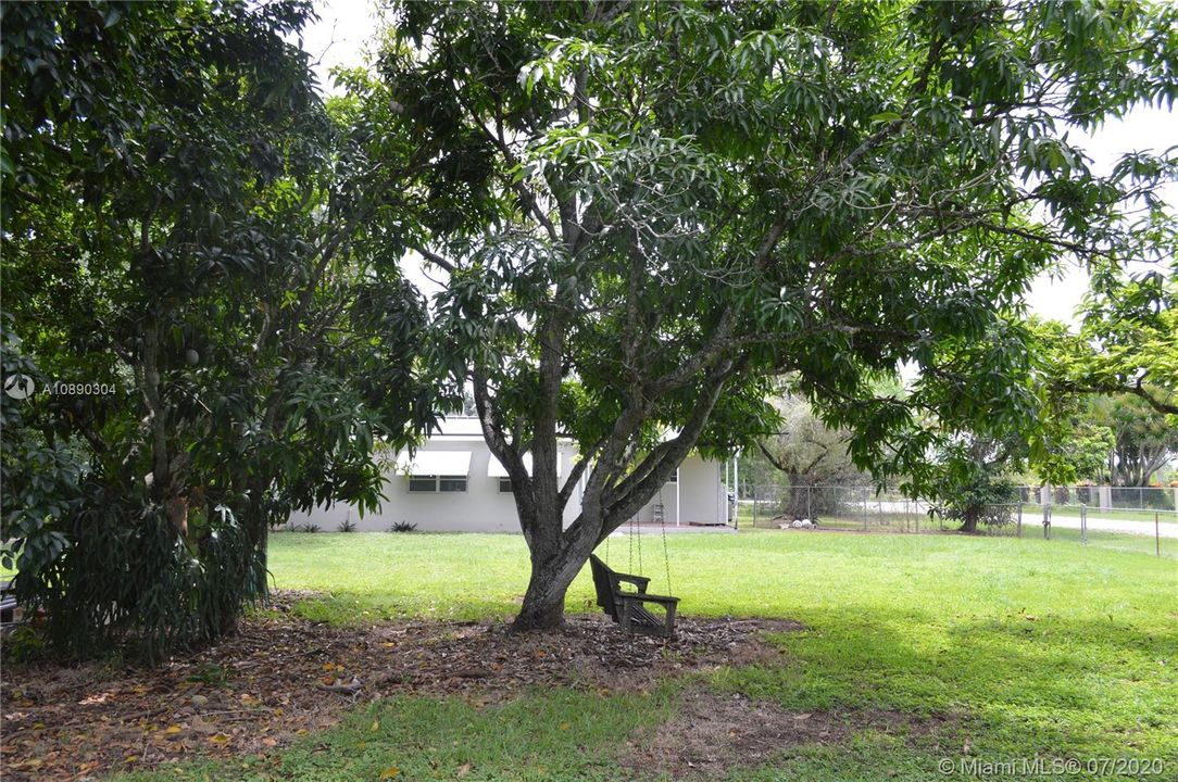 Recently Sold: $389,900 (3 beds, 2 baths, 1526 Square Feet)