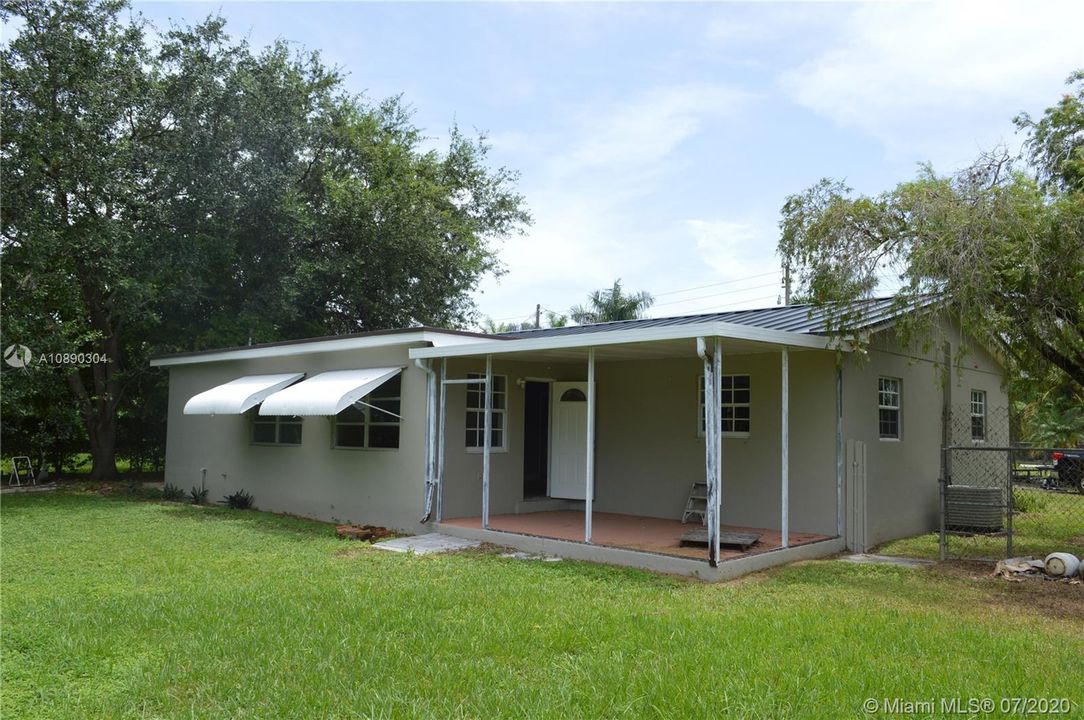 Recently Sold: $389,900 (3 beds, 2 baths, 1526 Square Feet)