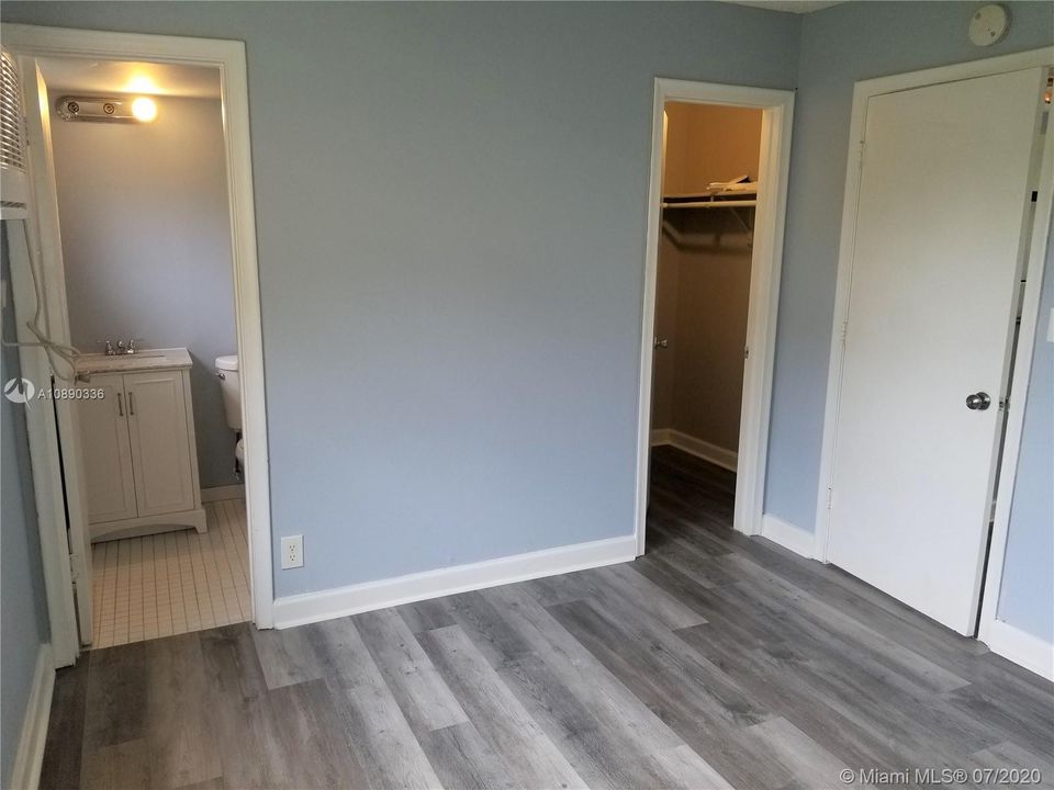 Recently Sold: $89,999 (1 beds, 1 baths, 427 Square Feet)