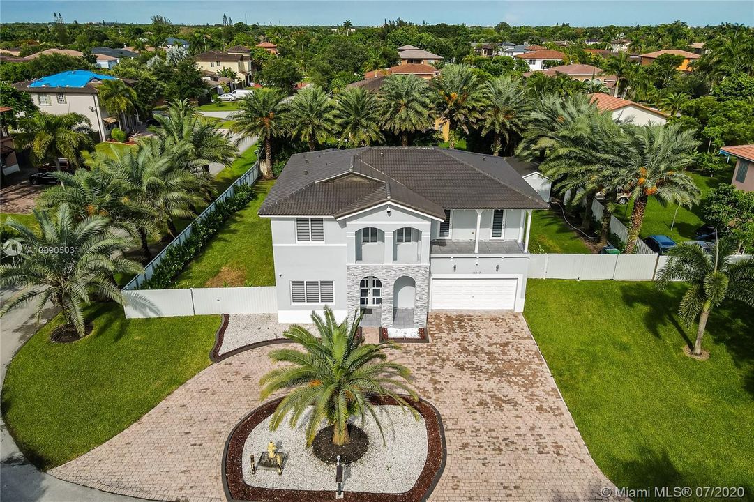 Vendido Recientemente: $599,900 (5 camas, 4 baños, 2612 Pies cuadrados)
