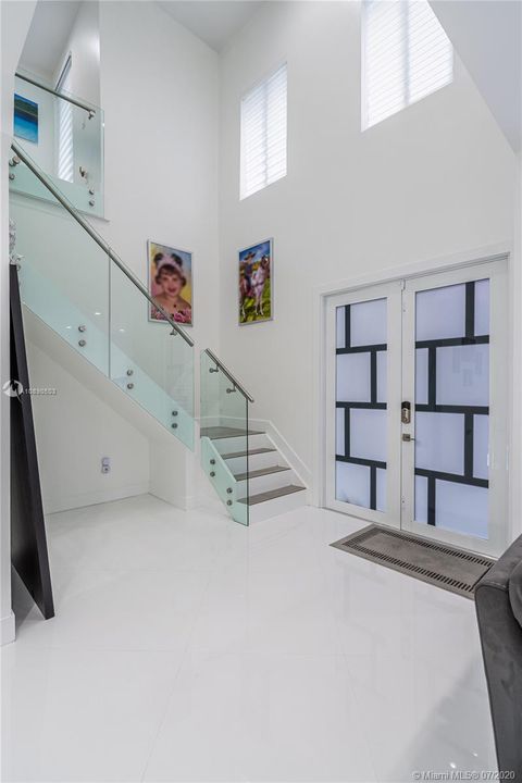 Vendido Recientemente: $599,900 (5 camas, 4 baños, 2612 Pies cuadrados)