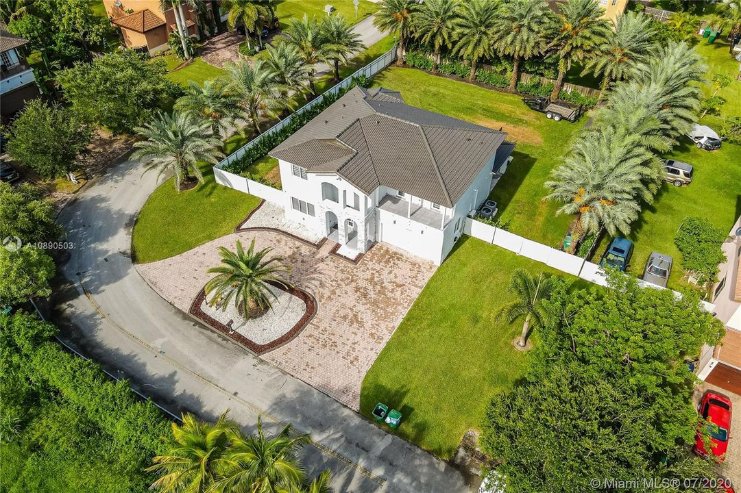 Vendido Recientemente: $599,900 (5 camas, 4 baños, 2612 Pies cuadrados)