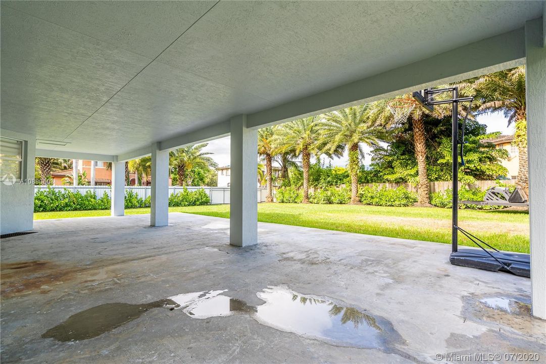 Vendido Recientemente: $599,900 (5 camas, 4 baños, 2612 Pies cuadrados)