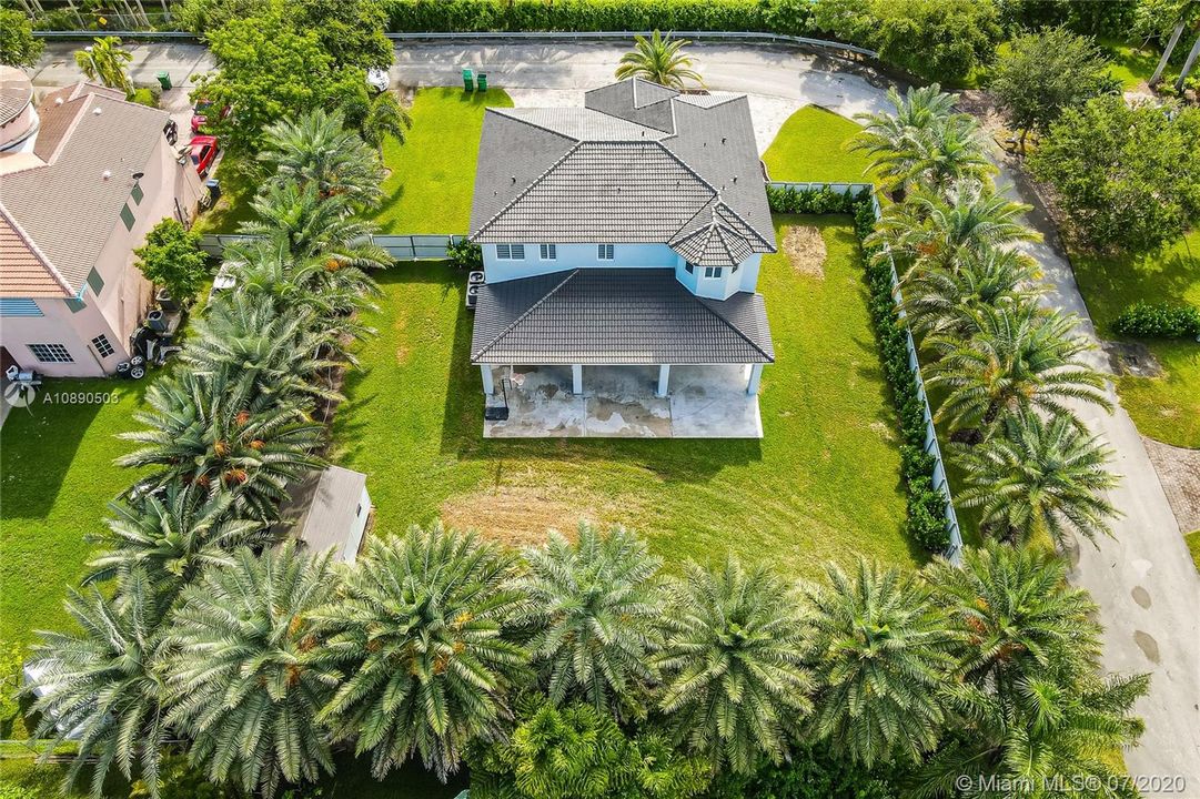 Vendido Recientemente: $599,900 (5 camas, 4 baños, 2612 Pies cuadrados)