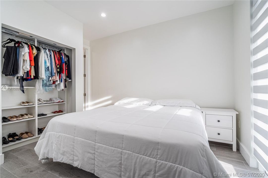 Vendido Recientemente: $599,900 (5 camas, 4 baños, 2612 Pies cuadrados)
