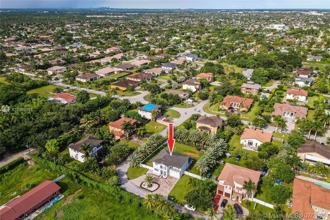 Vendido Recientemente: $599,900 (5 camas, 4 baños, 2612 Pies cuadrados)