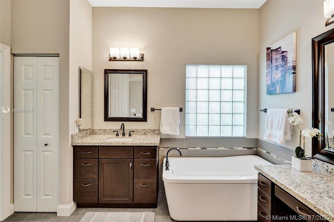 Recently Sold: $674,800 (5 beds, 3 baths, 0 Square Feet)