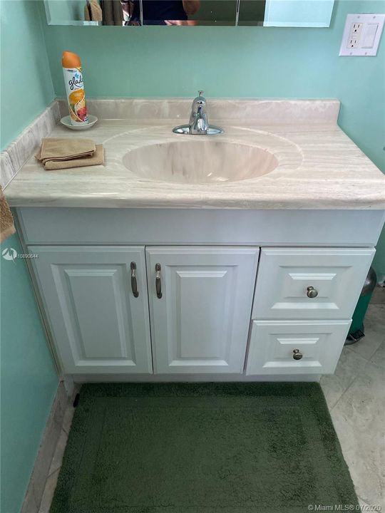 GUEST BATHROOM