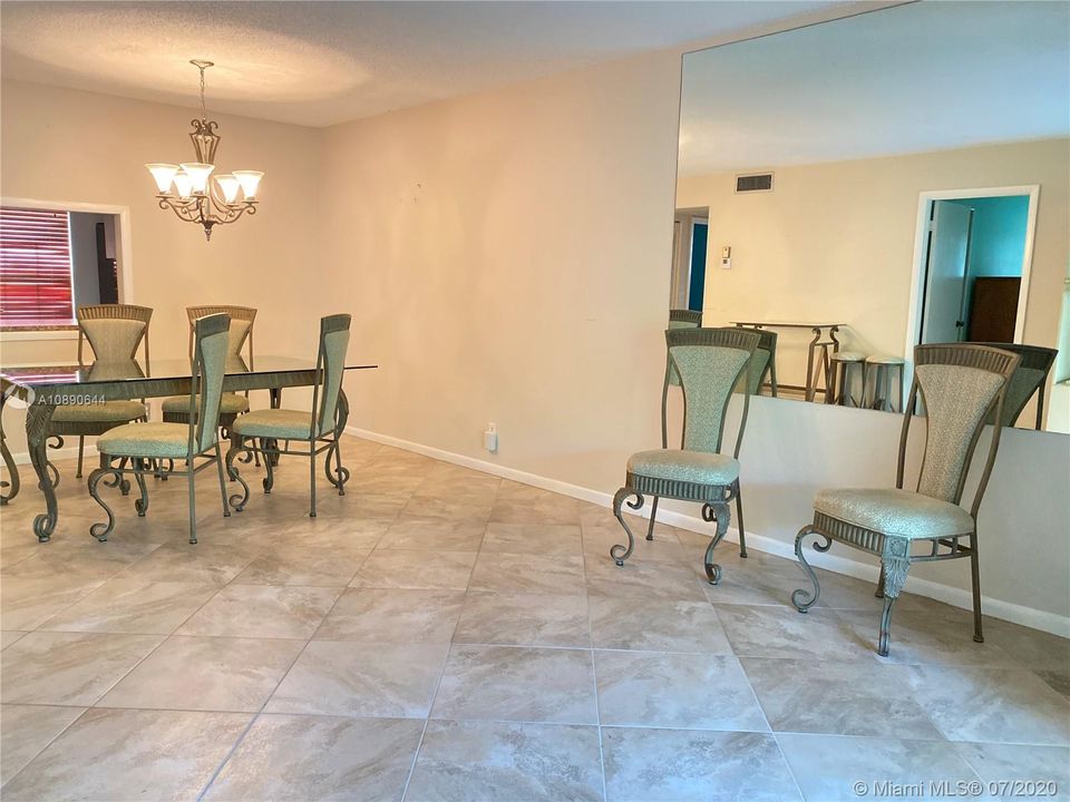 LARGE TILED FLOOR ON DIAGONAL