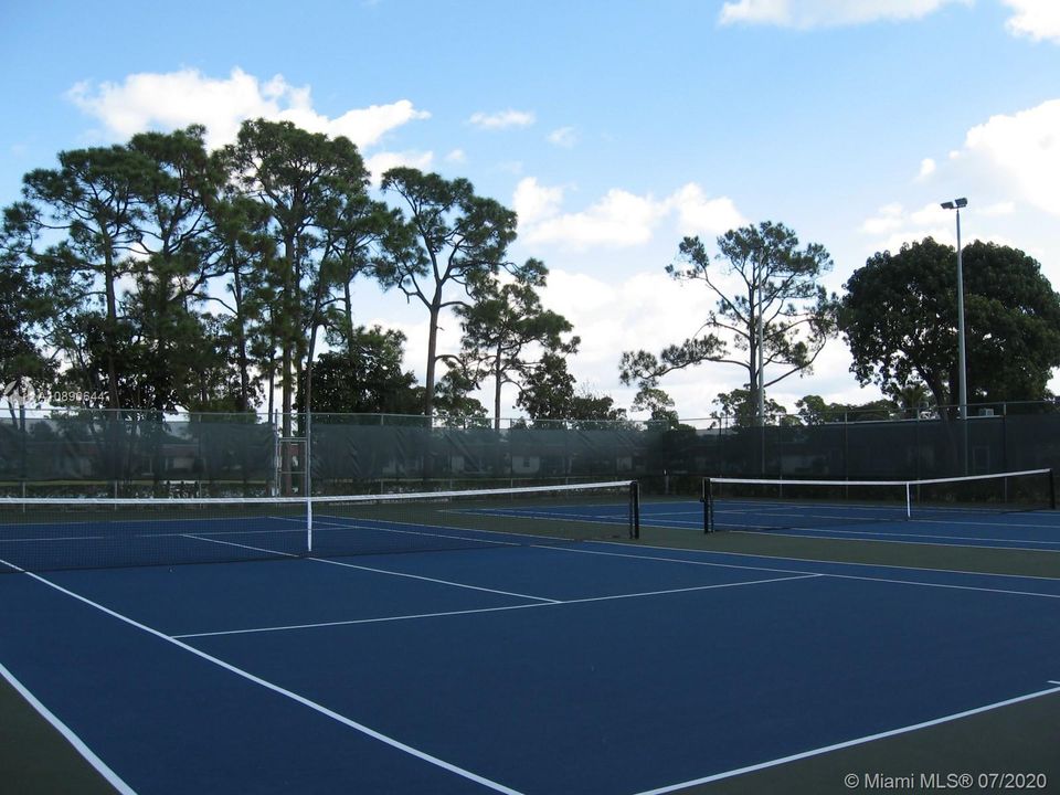 COMMUNITY TENNIS COURTS