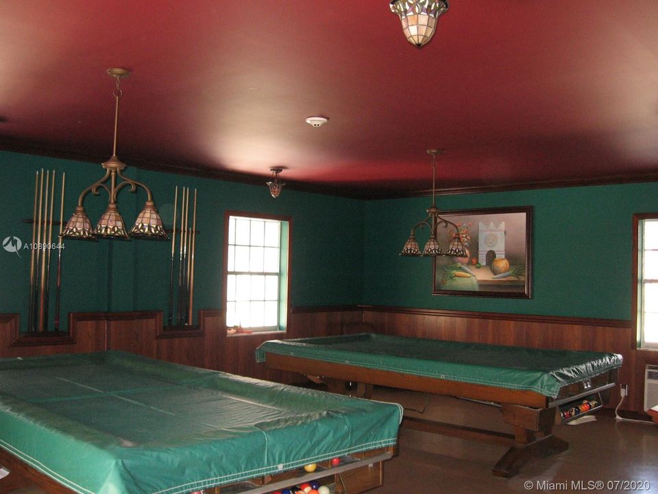 BILLIARDS ROOM