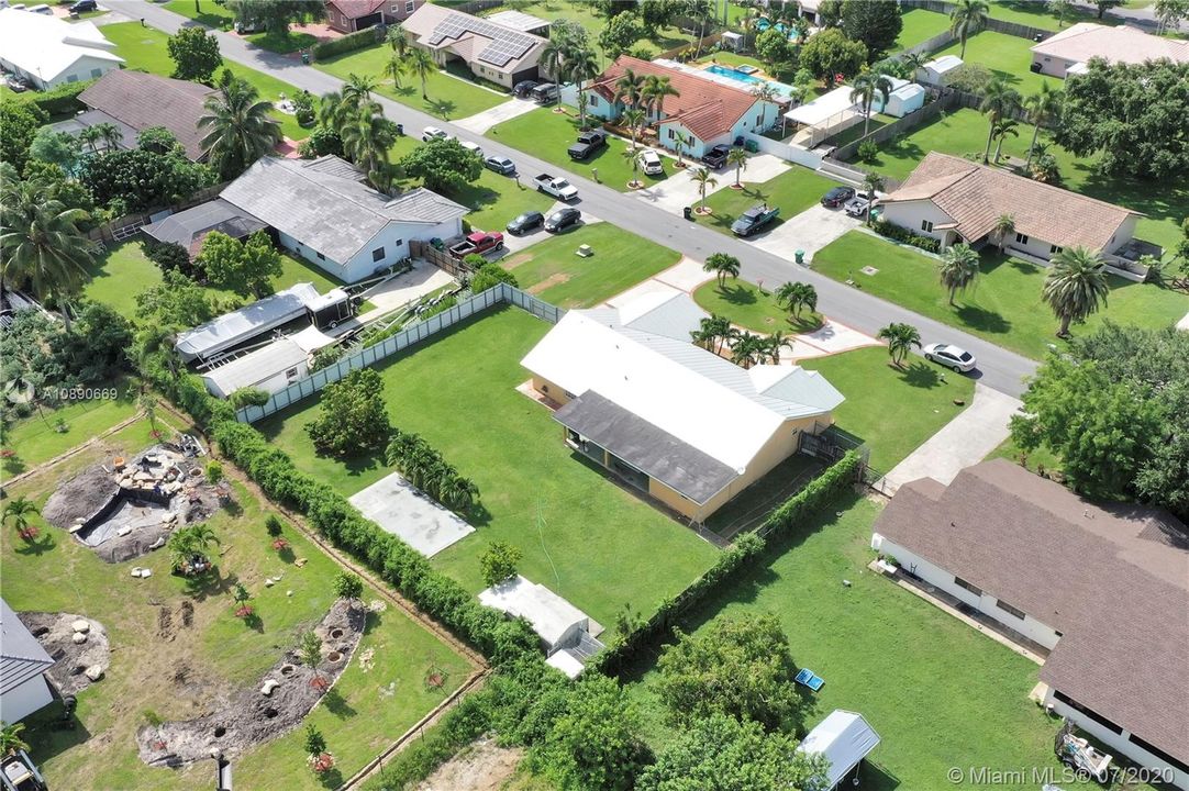 Vendido Recientemente: $400,000 (3 camas, 2 baños, 2154 Pies cuadrados)