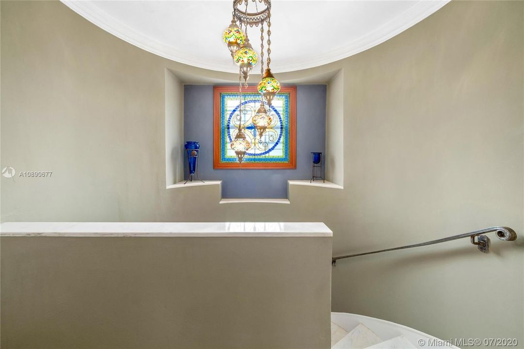 Vendido Recientemente: $2,250,000 (4 camas, 3 baños, 3510 Pies cuadrados)